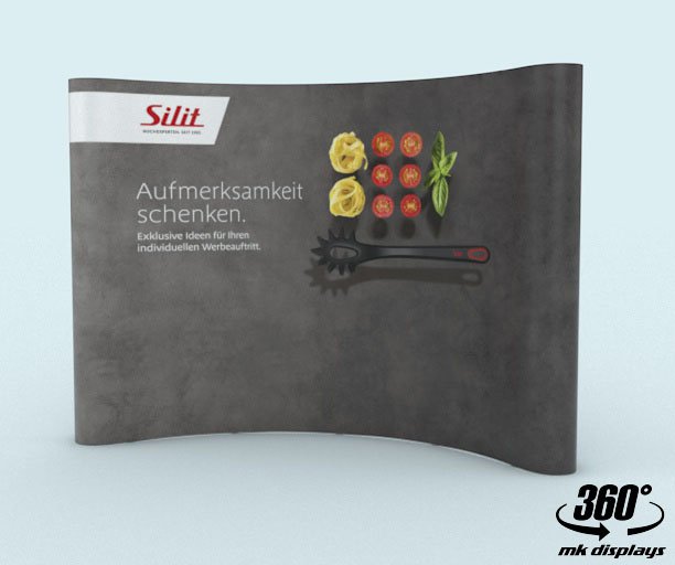 Messestand mit Küchenutensilien und Zutaten.